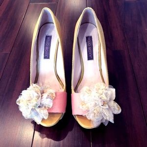 Mojo Moxy Platform Pumps with Flower